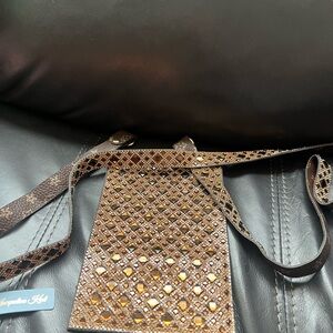 Jacqueline Kent phone cross body bag.